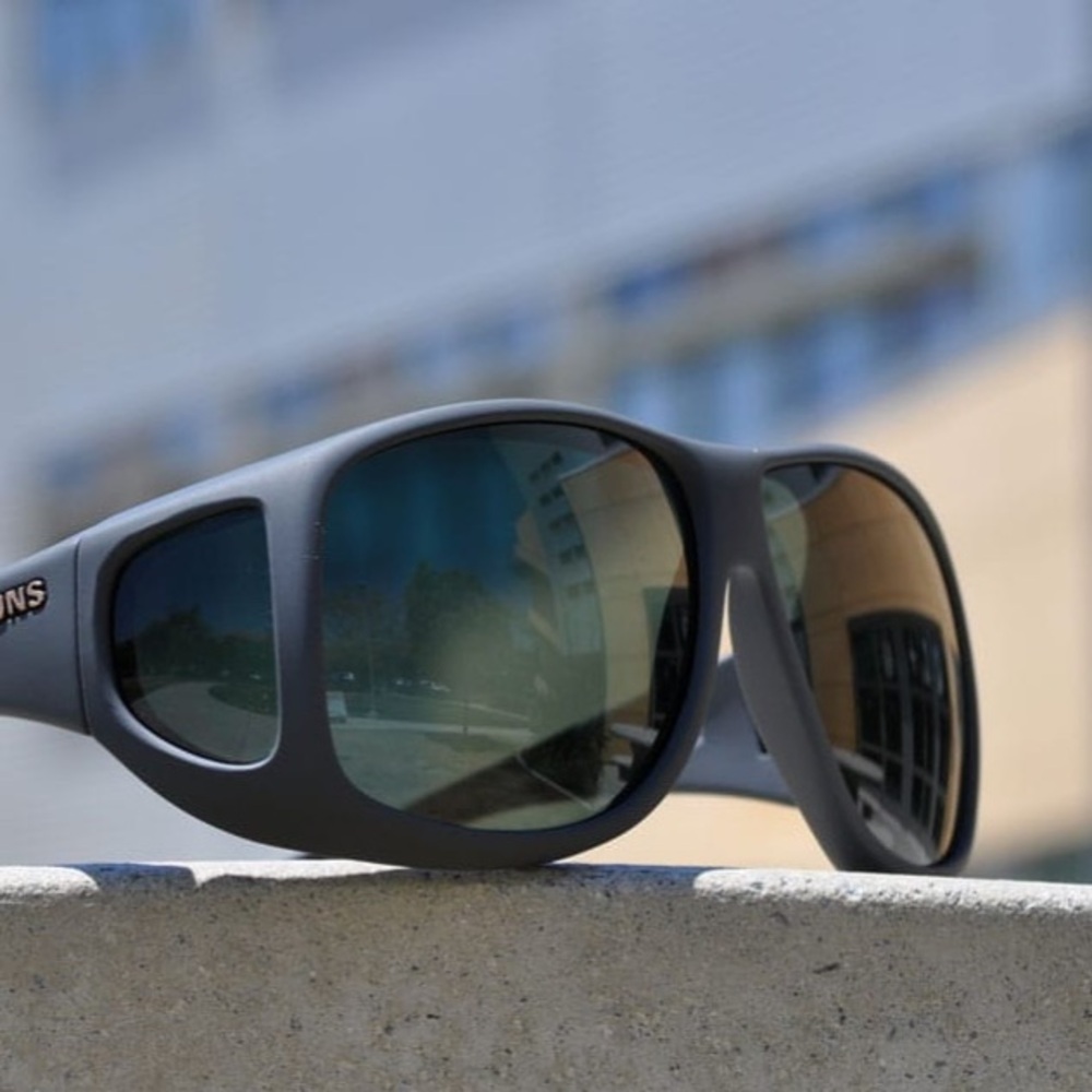 NWOT Cocoons Sunglasses